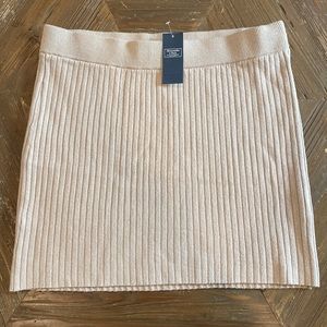 Nwt Abercrombie beige sweater skirt sz L